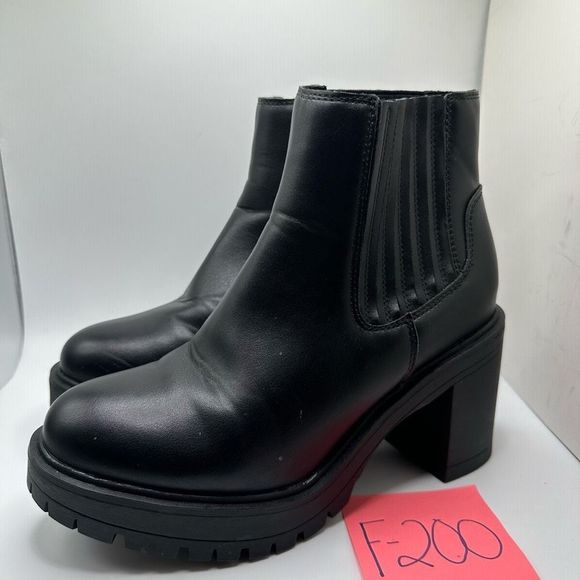 CUSHIONAIRE Women's chelsea boot +Memory Foam 8 WIDE BLACK - Picture 3 of 7